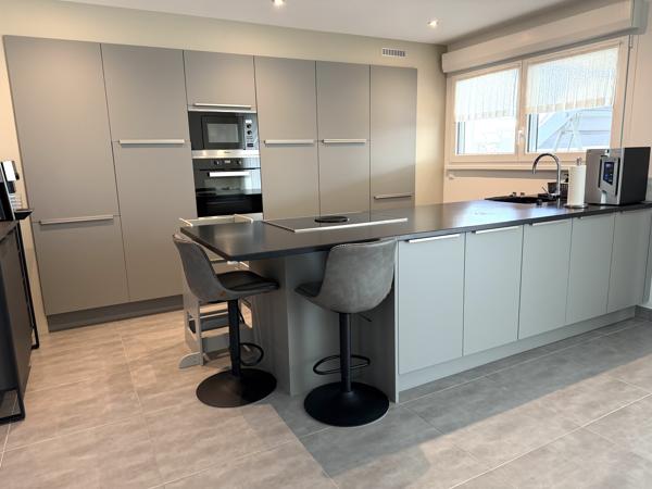 Maison
         7 pièces
        - 201 m² Exclusivité 799 000 € *