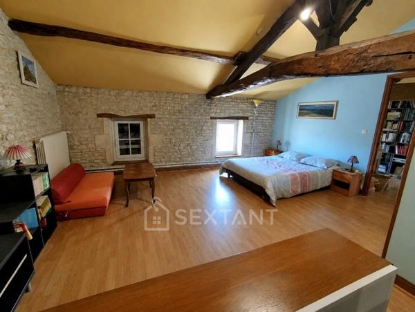 CHARENTAISE DE CARACTÈRE – 276 M² HABITABLES – 4 CHAMBRES – DÉPENDANCES