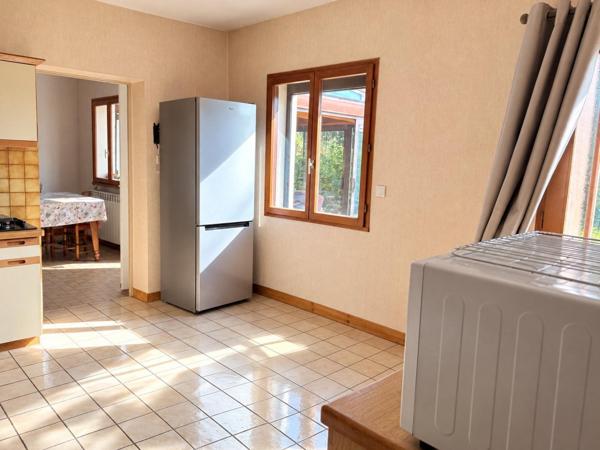 Maison de 1980, 70 m2, 2 ch garage et terrain