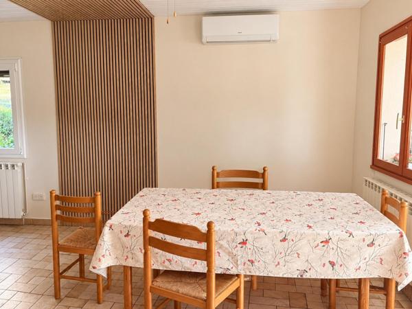 Maison de 1980, 70 m2, 2 ch garage et terrain