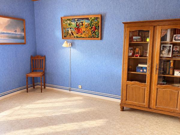Maison de 1980, 70 m2, 2 ch garage et terrain