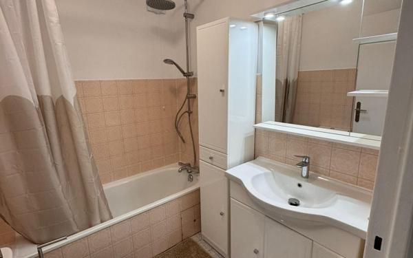 Appartement à louer    1 pièce •  Nice