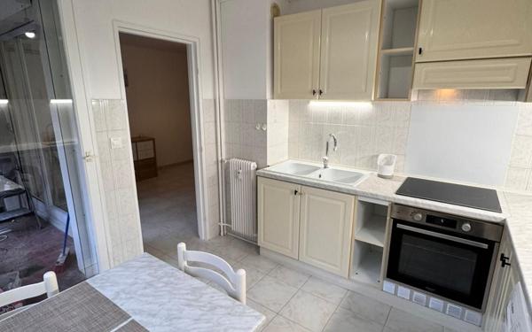 Appartement à louer    1 pièce •  Nice