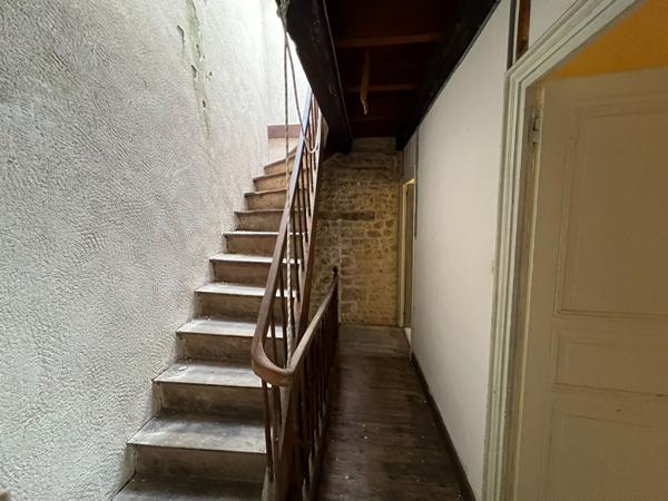 AU COEUR DU BOURG DE SAINT SAUVANT  83m² 3 chambres