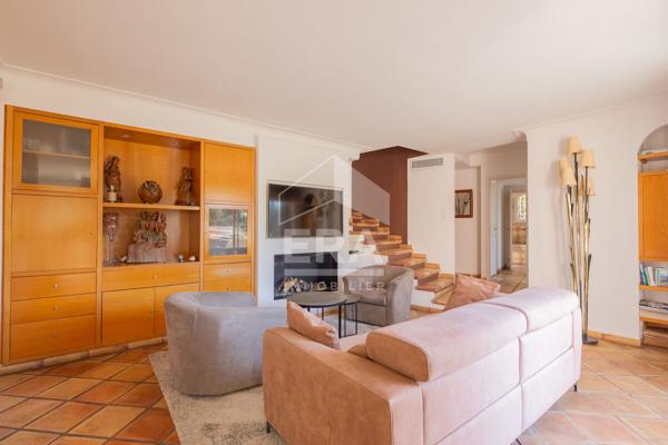 Maison Mandelieu La Napoule 6 pièce(s) 220 m2