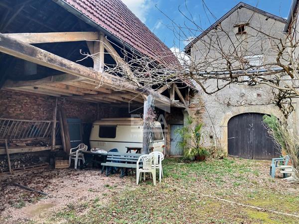 Grande maison familiale proche de Figeac avec dépendance
