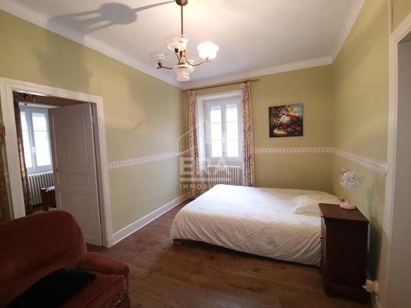 Grande maison familiale proche de Figeac avec dépendance