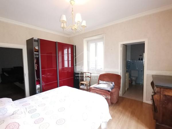 Grande maison familiale proche de Figeac avec dépendance