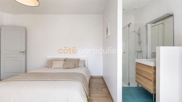 Vente
                Maison245 m² - 9 Pièces -
                    LA ROCHE SUR YON (85000)
