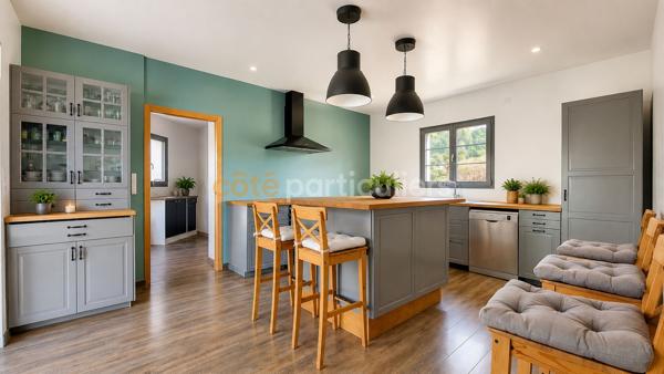 Vente
                Maison245 m² - 9 Pièces -
                    LA ROCHE SUR YON (85000)