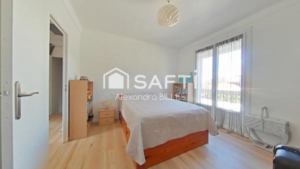 Maison de ville avec garage et exterieur