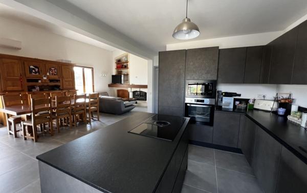 Vente Maison de village avec cour et garage rénové(e) Saint-gilles   