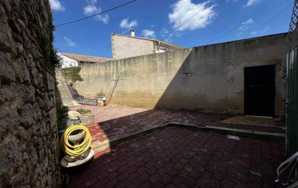 Vente Maison de village avec cour et garage rénové(e) Saint-gilles   