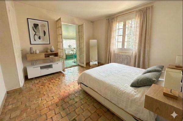 Maison Aix puyricard maison de charme de plain pied avec 4 chambres sur un terrain arboré et clos de près de 2000m2