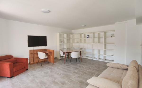 Appartement à louer    2 pièces •  Villeneuve-lès-Avignon