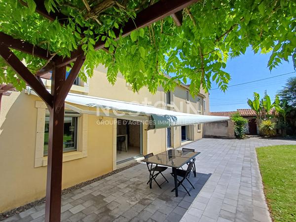 Fontenay-le-Comte, Longère, 4 chambres, 1 salle de bains, 2 salles d'eau, garage, jardin