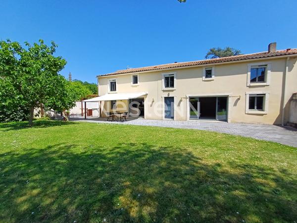 Fontenay-le-Comte, Longère, 4 chambres, 1 salle de bains, 2 salles d'eau, garage, jardin
