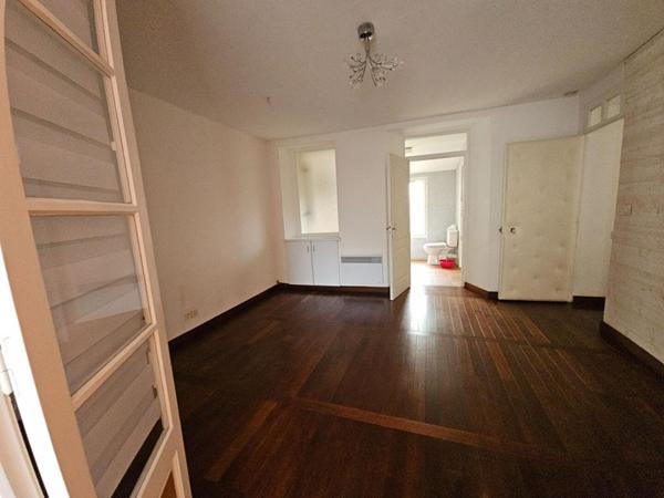 Quartier de la Mairie. Maison 97m² sur une parcelle de 333m²