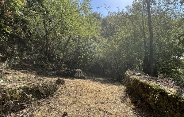 Maison en pierres à restaurer entièrement