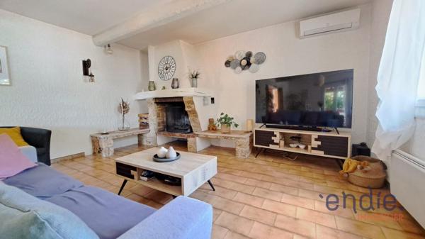 LORGUES VILLA T5 STUDIO GARAGE PISCINE