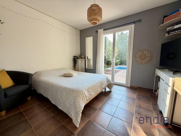 LORGUES VILLA T5 STUDIO GARAGE PISCINE