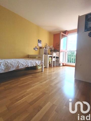 Apartment for sale 5 rooms 107 m² Les Ulis