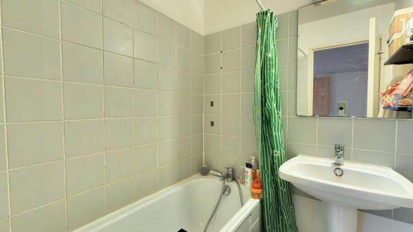 Au calme appartement T2 hyper centre de Bordeaux