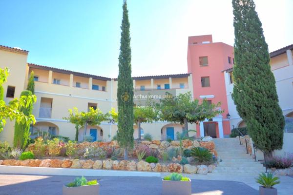 Vente Appartement 2 pièces 64 m2 à Roquebrune-sur-Argens