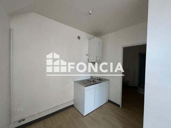 Location Appartement 2 pièces 37.4 m² - 13 RUE MICHELET Charleville Mezieres 08000