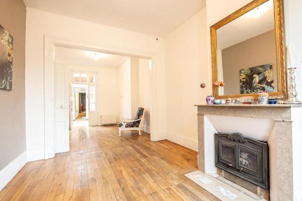 LIEUX UNIQUES ® x PROPRIÉTÉS PRIVÉES PROPOSE MAISON DE 1930  DE 134 M² HYPER-CENTRE DE VENDÔME