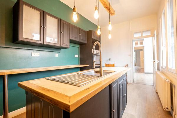 LIEUX UNIQUES ® x PROPRIÉTÉS PRIVÉES PROPOSE MAISON DE 1930  DE 134 M² HYPER-CENTRE DE VENDÔME