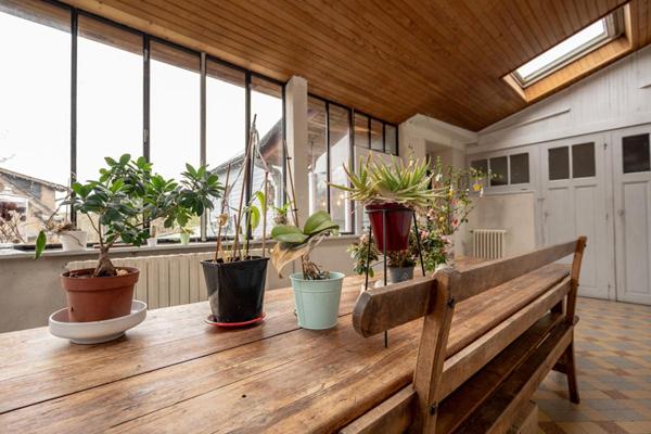 LIEUX UNIQUES ® x PROPRIÉTÉS PRIVÉES PROPOSE MAISON DE 1930  DE 134 M² HYPER-CENTRE DE VENDÔME