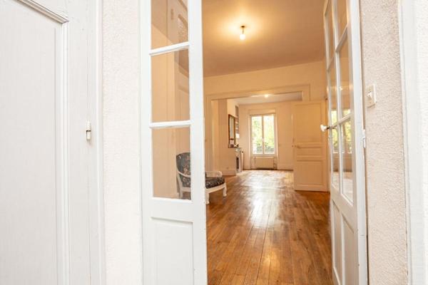 LIEUX UNIQUES ® x PROPRIÉTÉS PRIVÉES PROPOSE MAISON DE 1930  DE 134 M² HYPER-CENTRE DE VENDÔME