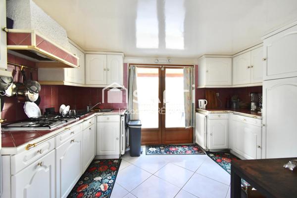 Maison 4 chambres avec garage proche Bueil