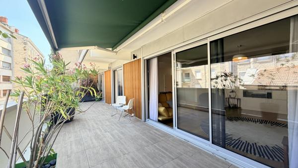 Appartement de 147m2 avec belle terrasse et garage secteur Hotel de ville