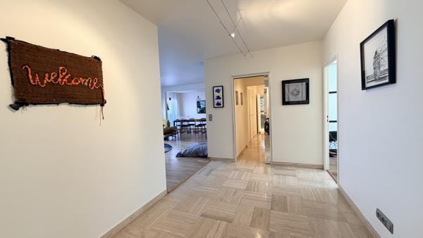 Appartement de 147m2 avec belle terrasse et garage secteur Hotel de ville
