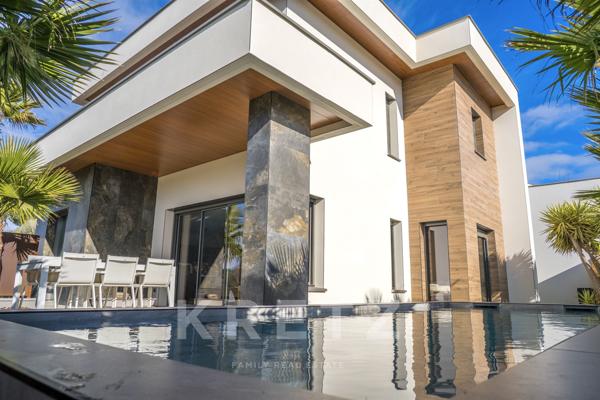 Villa contemporaine avec vue dégagée