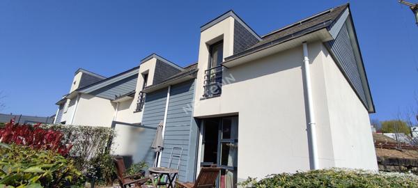 A VENDRE Maison T3 mitoyenne - Vendue louee -  garage et place de parking