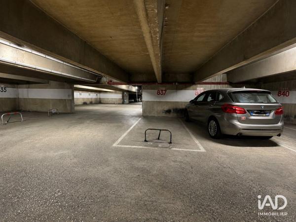 Location parking 11 m² Paris 13