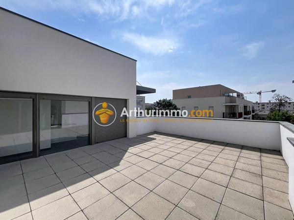 Vente                                                      Appartement
                        
                     4 pièces                      78 m2                     à Bron