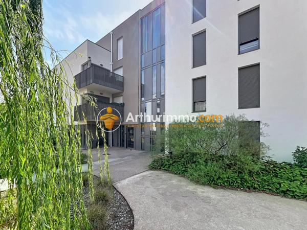 Vente                                                      Appartement
                        
                     4 pièces                      78 m2                     à Bron