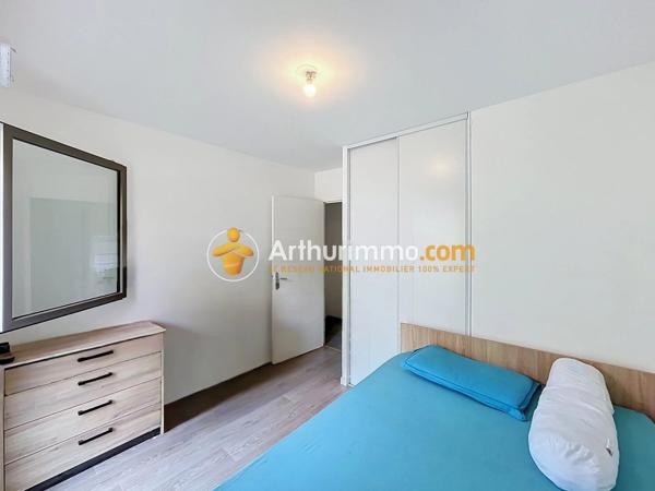 Vente                                                      Appartement
                        
                     4 pièces                      78 m2                     à Bron