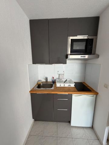 A LOUER EN EXCLUSIVITE - FREJUS LOCATION APPARTEMENT STUDIO MEUBLE