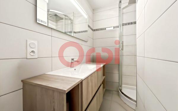 Appartement à vendre    3 pièces • 52 m2 Lyon 8