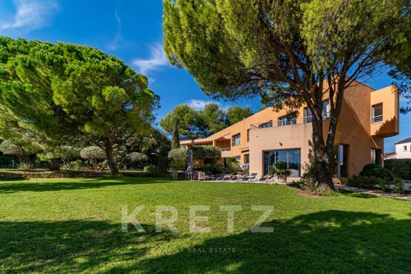 Provence Avignon– Maison d’architecte avec piscine