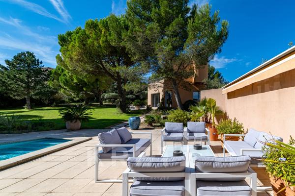 Provence Avignon– Maison d’architecte avec piscine