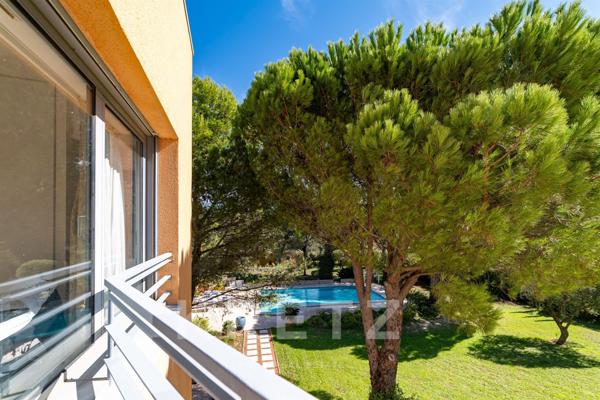 Provence Avignon– Maison d’architecte avec piscine