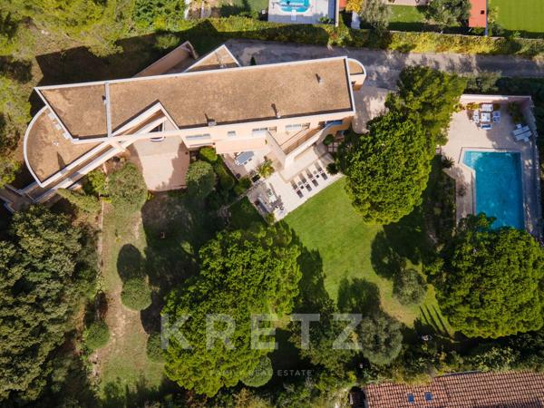 Provence Avignon– Maison d’architecte avec piscine