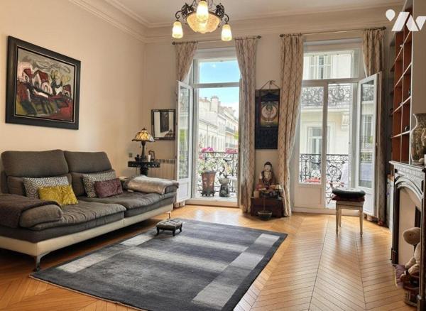 A VENDRE TOULON (VAR) 83000 - HAUTE VILLE - SPACIEUX APPARTEMENT HAUSSMANNIEN T4/T5 de 151 M2 P...