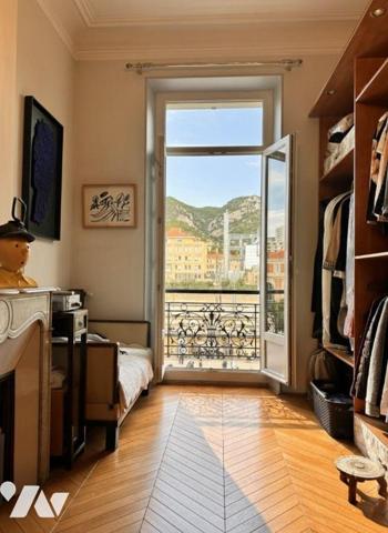 A VENDRE TOULON (VAR) 83000 - HAUTE VILLE - SPACIEUX APPARTEMENT HAUSSMANNIEN T4/T5 de 151 M2 P...